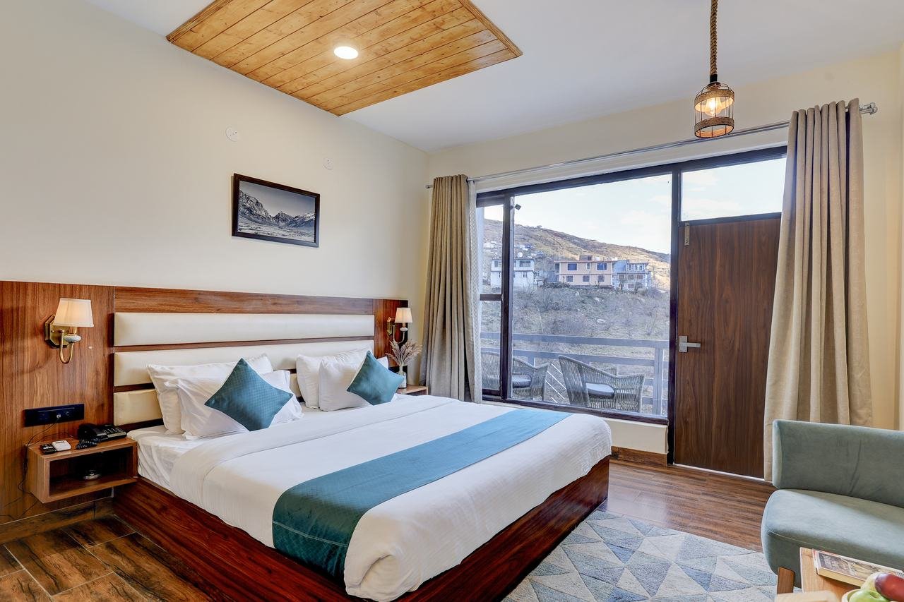 Deluxe Room With Balcony at Utpala House Sissu